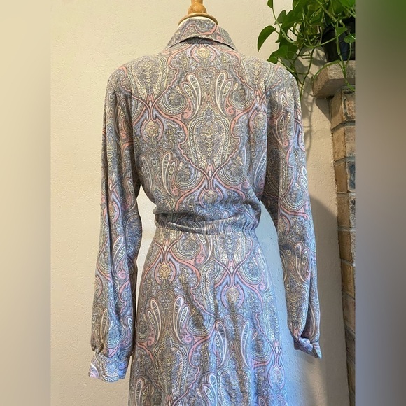 Vintage 70s - 80s Bedford Fair paisley button front dress - collared long sleeve - Picture 9 of 16